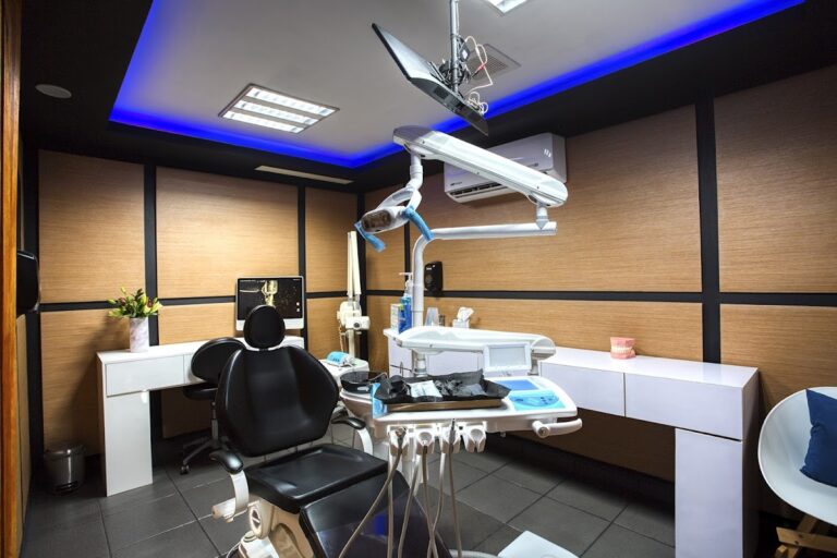 103965 boca oficina dental 768x512