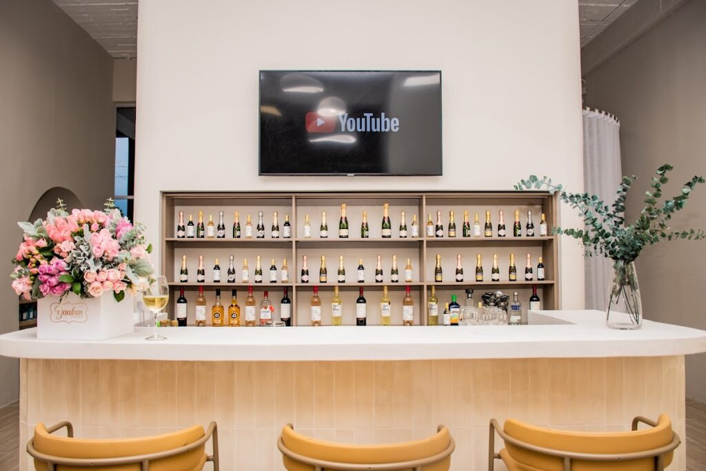 105515 studio r 8211 hair salon 1024x683