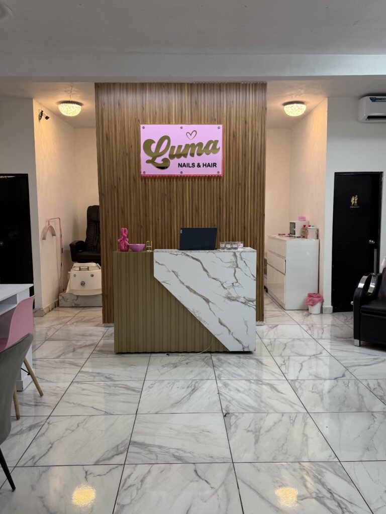 105584 luma salon oficial 768x1024