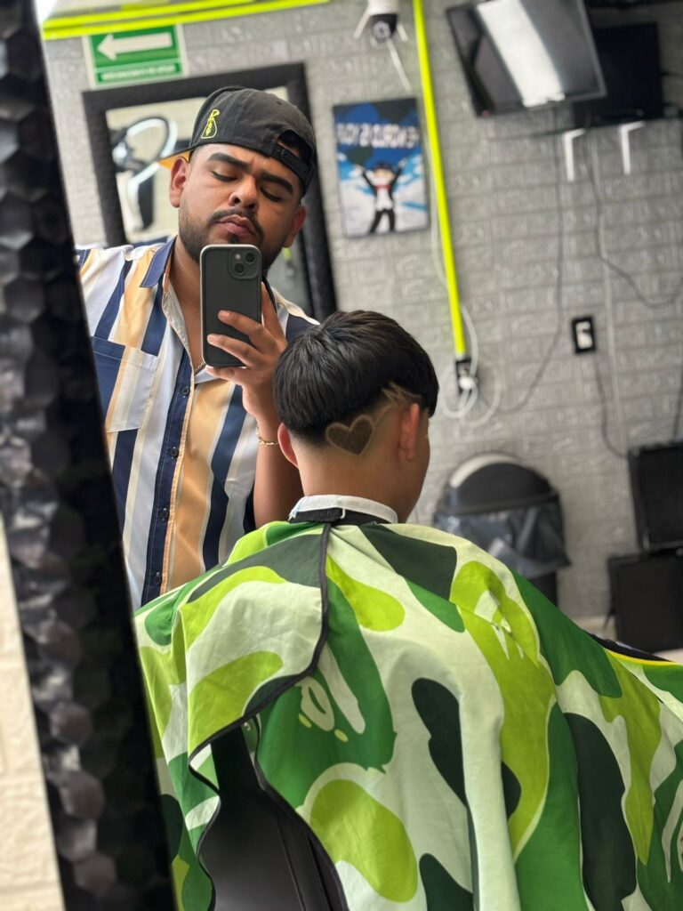 105835 bendecidos barber shop 768x1024
