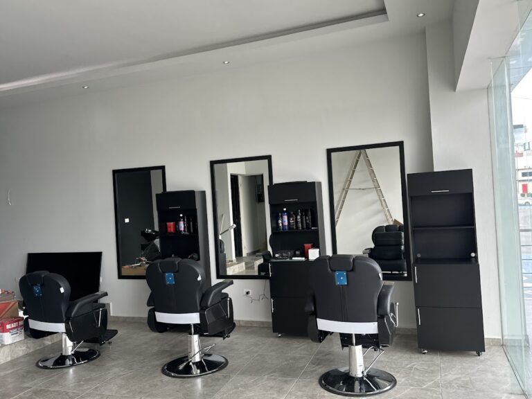 105868 fieros barber club 768x576