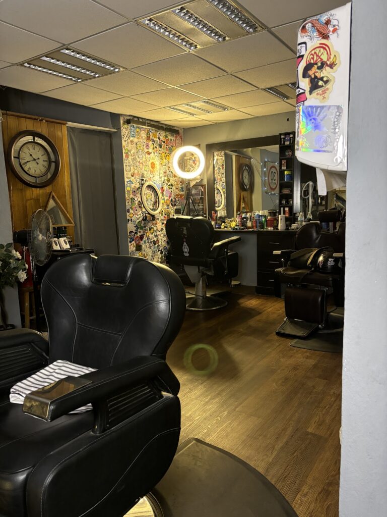 105904 barberia legend 768x1024