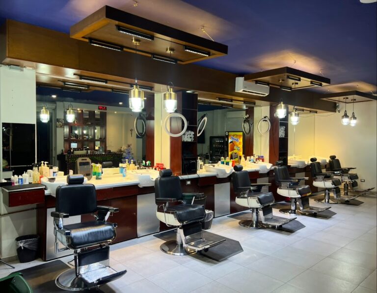 105954 dugout barbershop 768x598