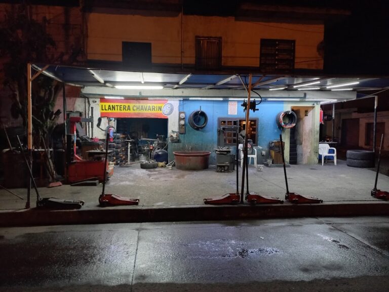 108348 llantas y gruas chavarin 247 768x576