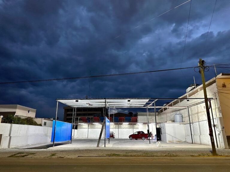 108495 d luxe car wash 2 768x576