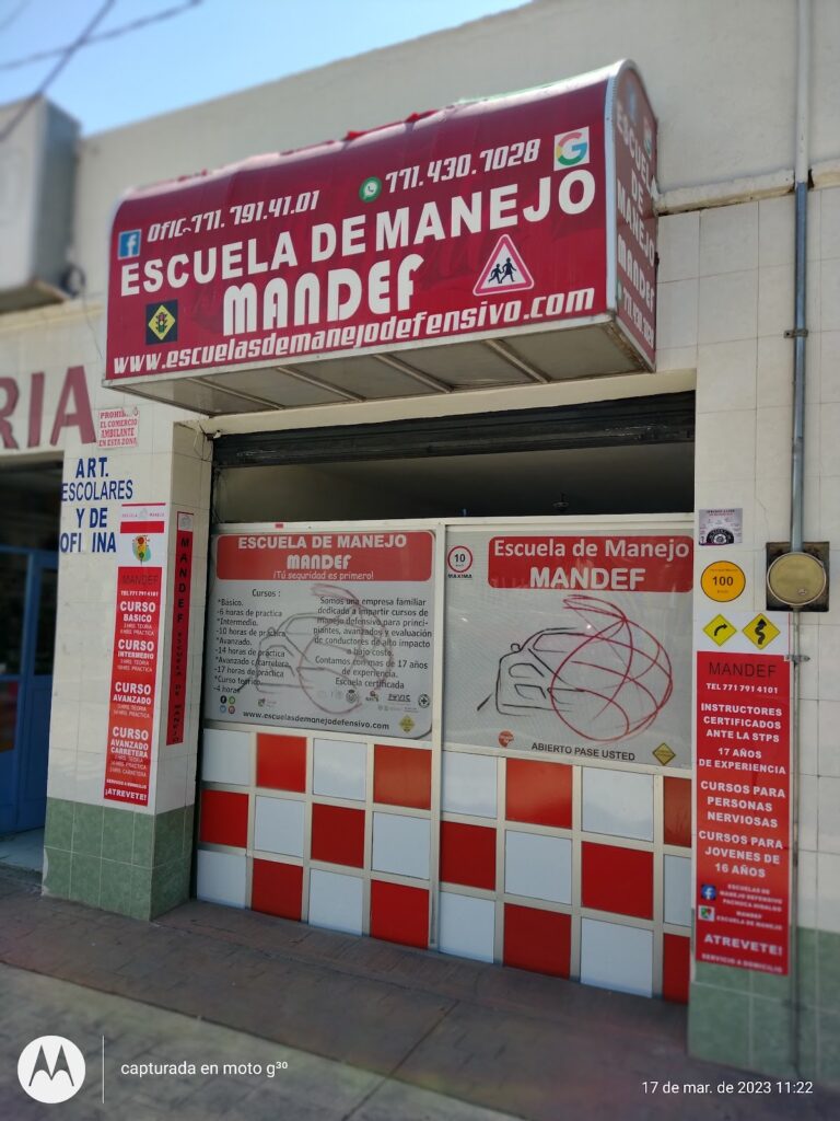 112823 mandef escuela de manejo defensivo 768x1024