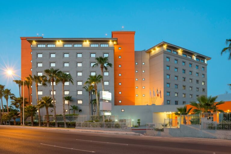114904 real inn mexicali 768x513
