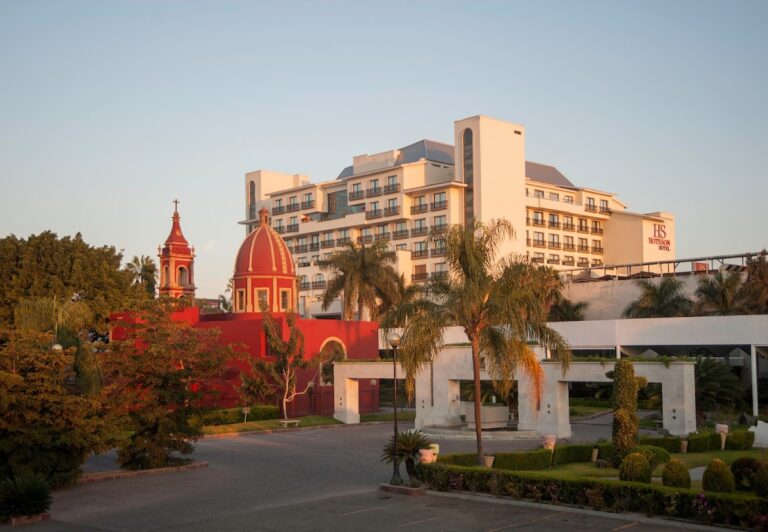 114991 hs hotsson hotel leon 768x532