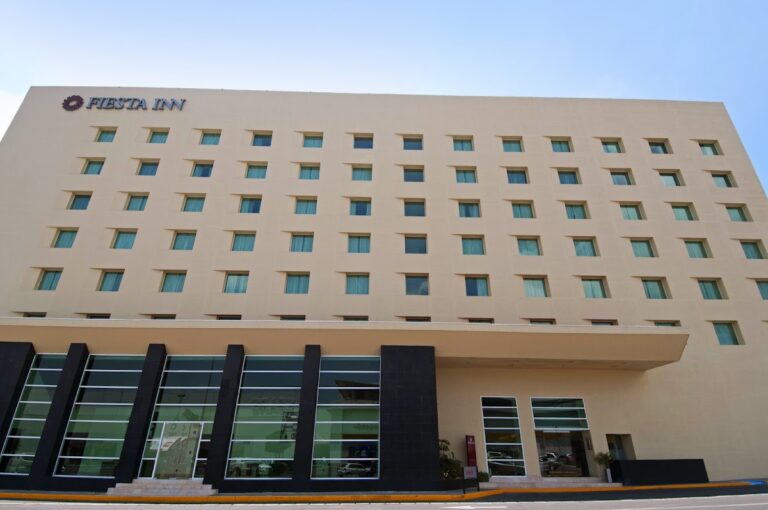 115083 fiesta inn ecatepec 768x510