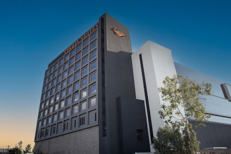 115187 stadia suites queretaro centro historico 768x512