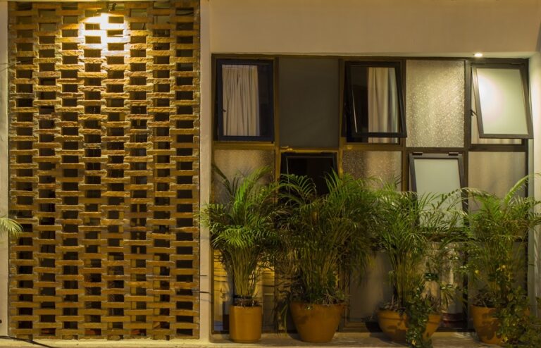 115513 los muertos hostal 768x494