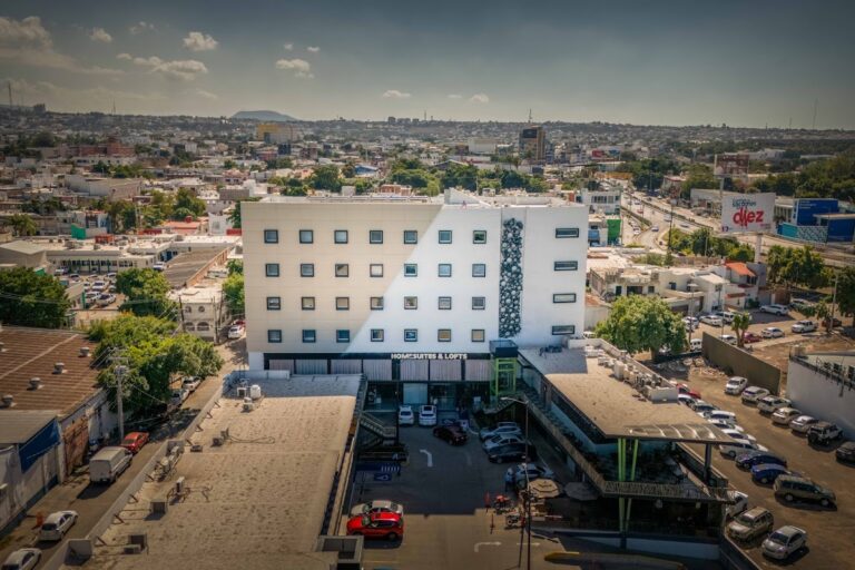 115608 homesuites malecon 768x512