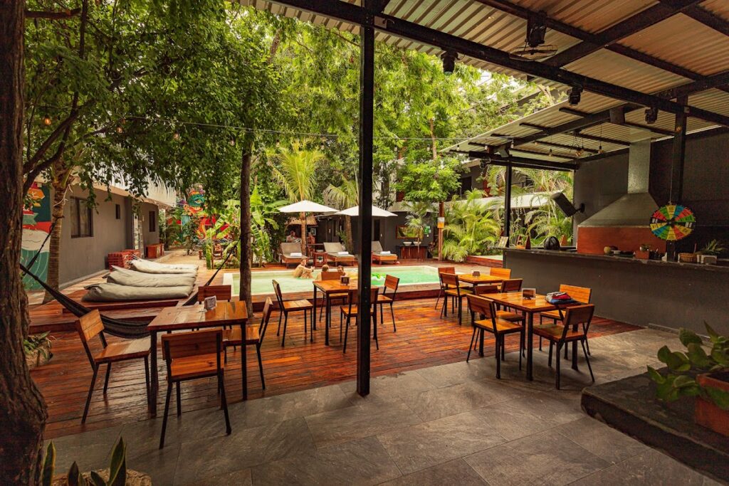 115632 che tulum hostel bar 1024x683