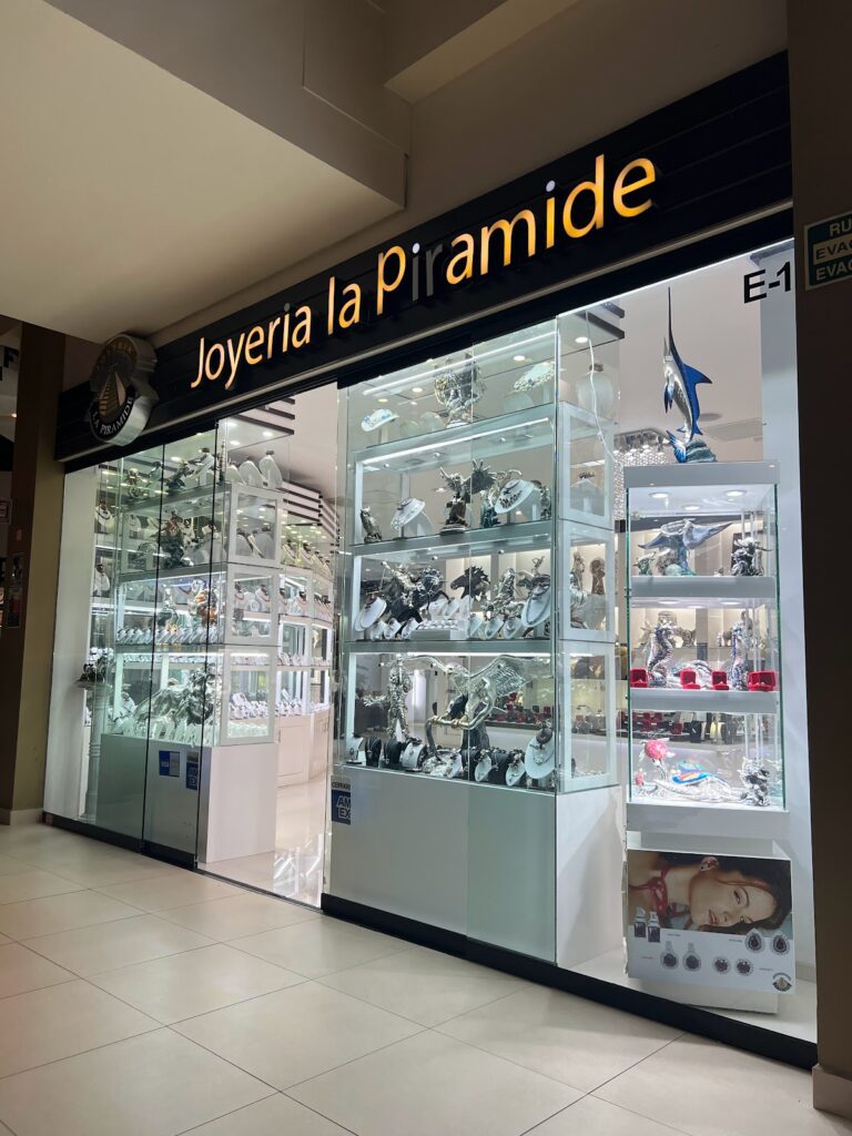 117793 joyeria la piramide 768x1024