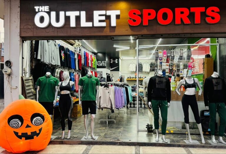 118334 outlet stores 768x524