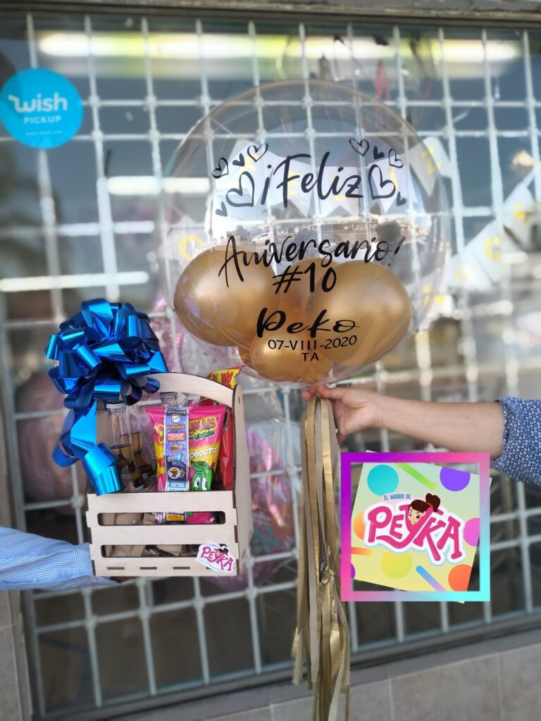 119128 el mundo de peyka globos y envoltura de regalos 768x1024