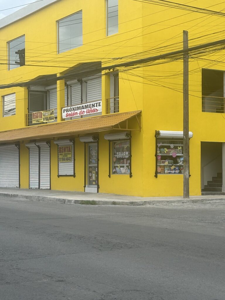 119261 yellow gifts shop 768x1024