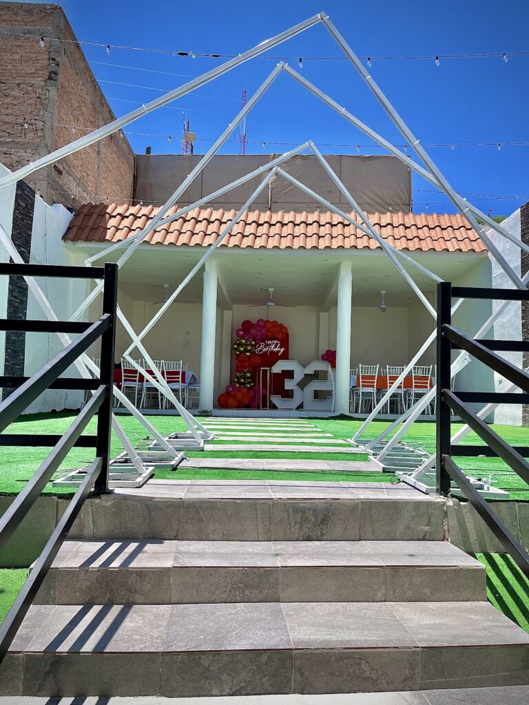 120876 jardin mavi 768x1024
