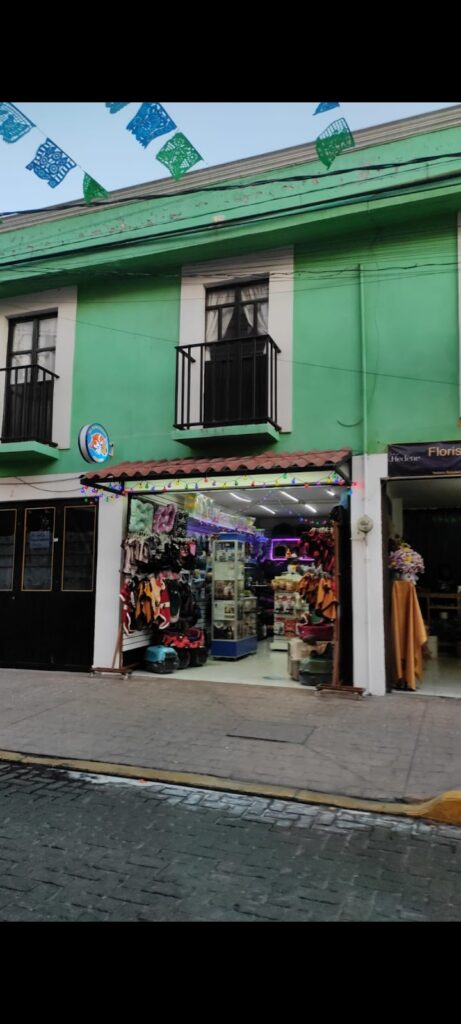 121837 el roperrito cholula sucursal san andres 461x1024