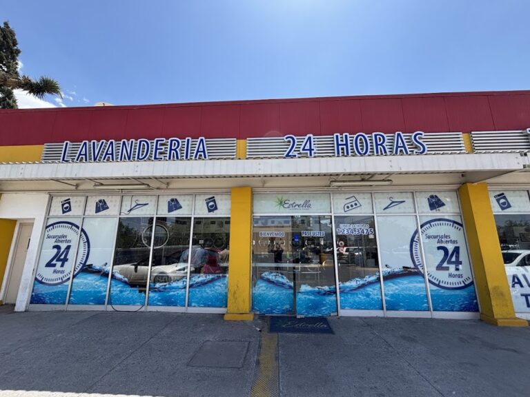 122719 lavanderia y tintoreria estrella fundadores 768x576