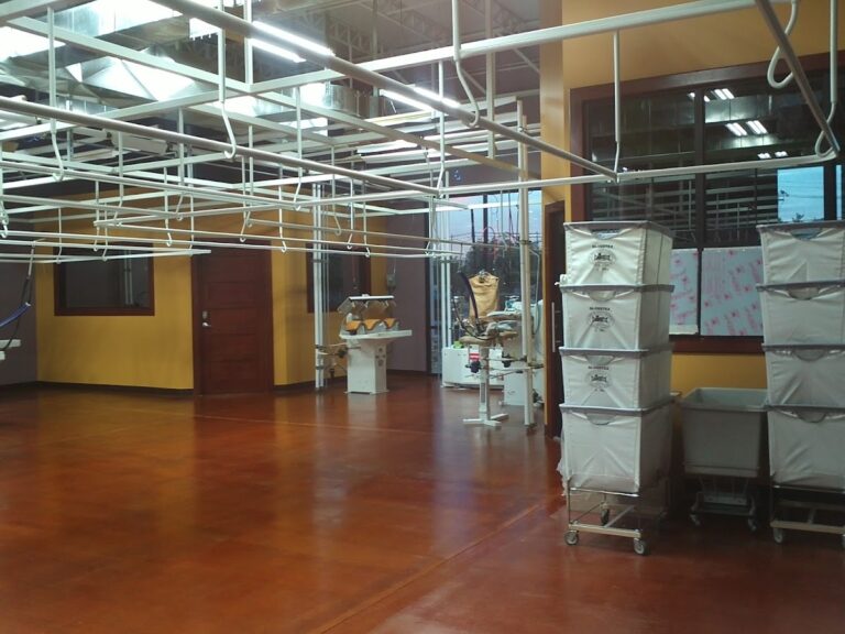 122733 la tintoreria 768x576