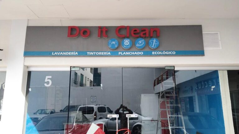 123196 lavanderia tintoreria do it clean naciones unidas 768x432