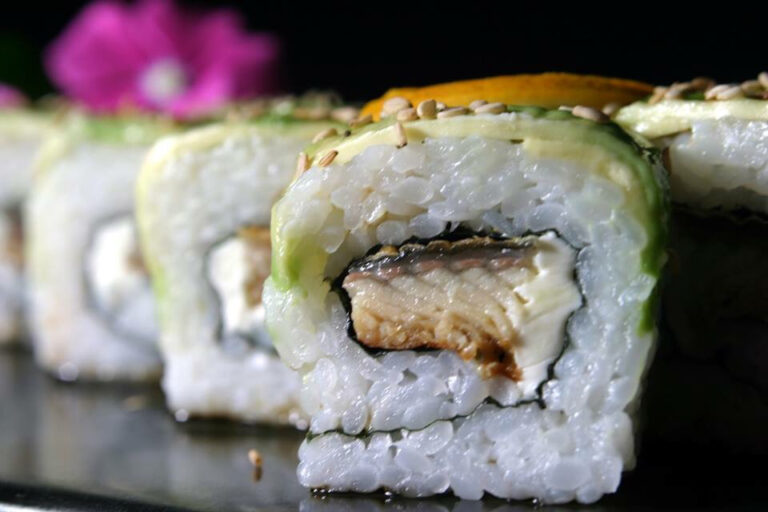 90455 senor sushi 768x512