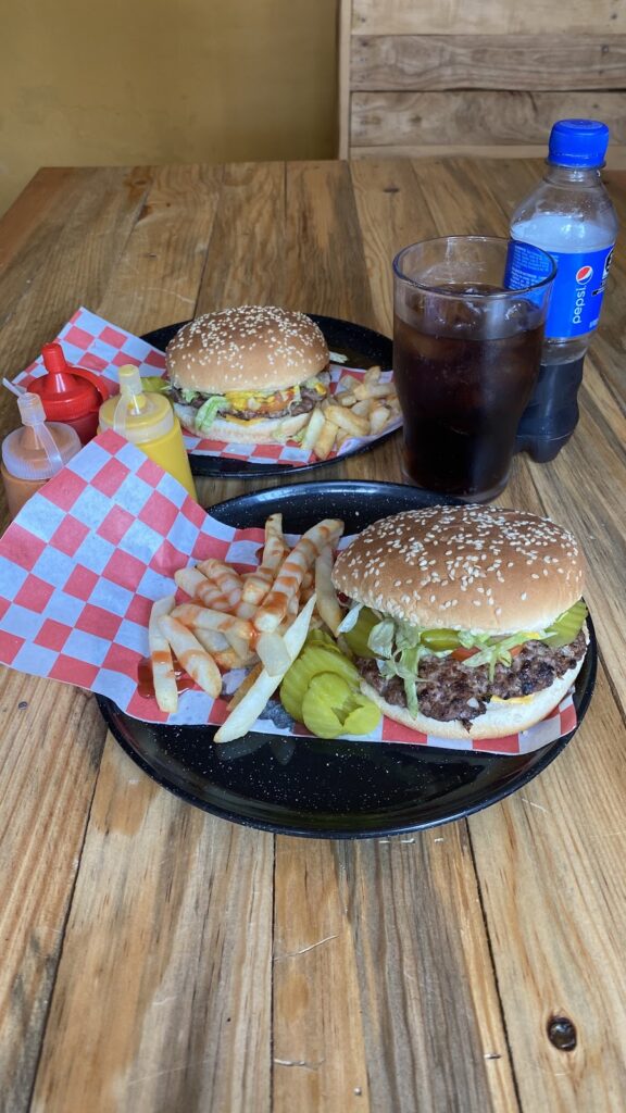 90600 ala burger armeria 576x1024