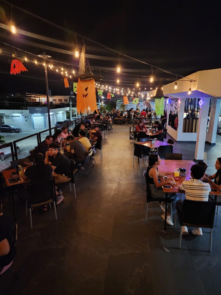 91541 universus rooftop coffee 768x1024