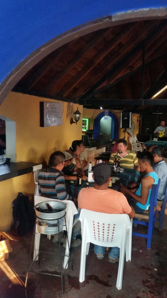 91799 restaurant bar familiar el otro mundo 576x1024