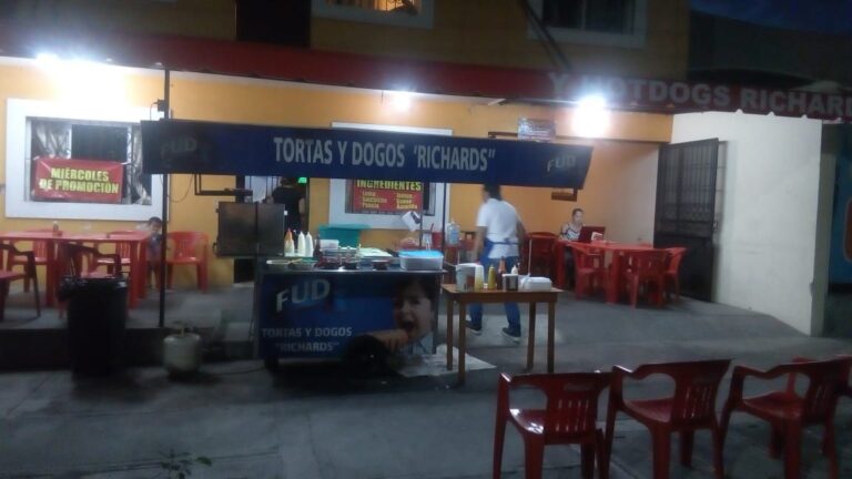92216 tortas y hotdog richard 768x432