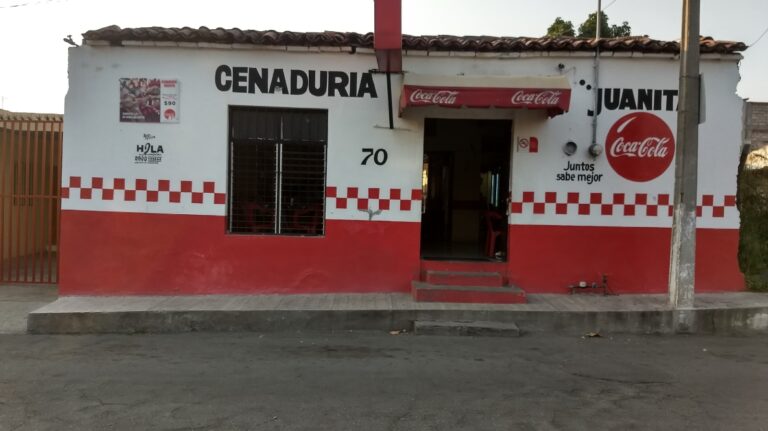 92806 cenaduria juanita 768x431