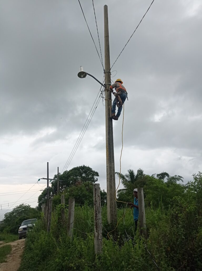 93703 montajes electricos 768x1027