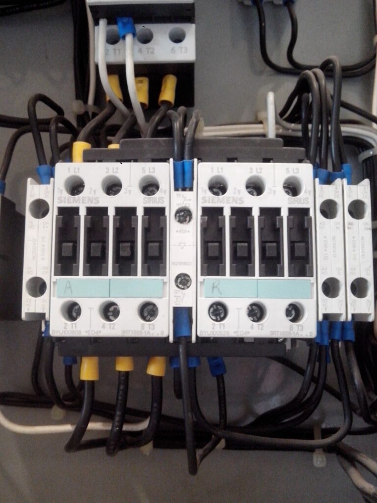93716 tecnico electricista 768x1024