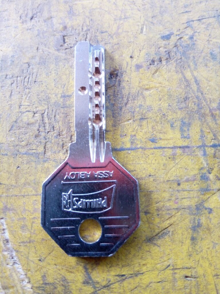 96885 cerrajeria maher 768x1024
